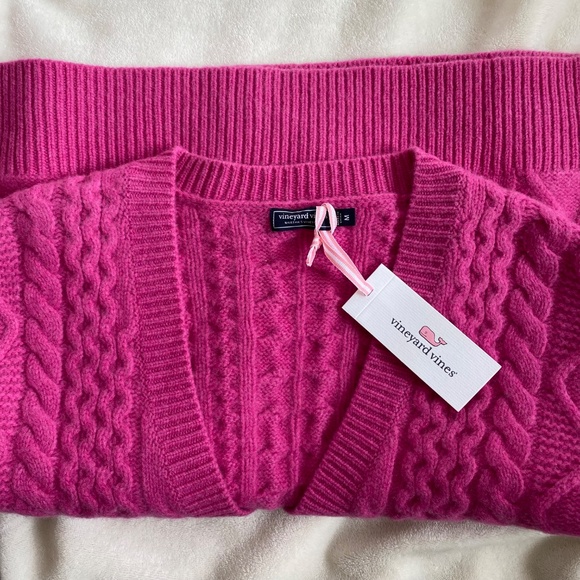 Vineyard Vines Cropped Cable V-Neck Fisherman Sweater in Dahlia Pink Size Medium - Picture 7 of 11